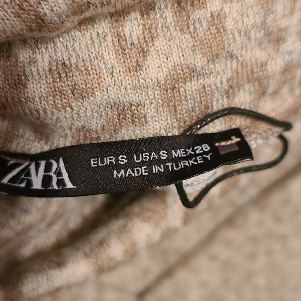Sweater - Picture 2 of 3